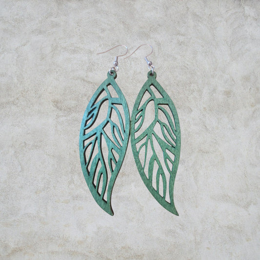 Handgefertigte Holzohrringe Blattdesign