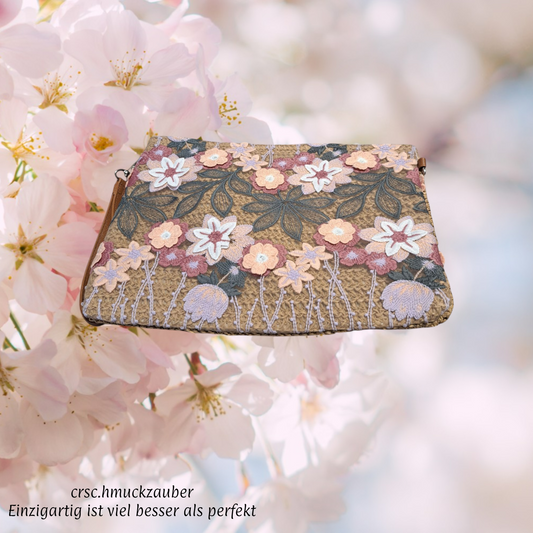Clutch „Eva“ – Spitze trifft Eleganz